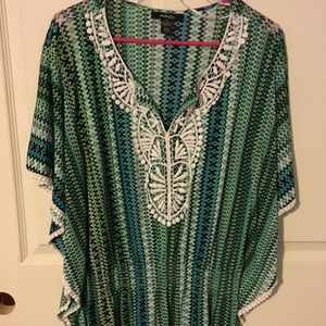 Wide arm funky pattern shirt